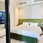 Mercury Luxe Retreat Wpool Access By Arcocollection Apartment