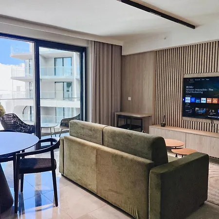 Mercury Luxe Retreat Wpool Access By Arcocollection Apartment