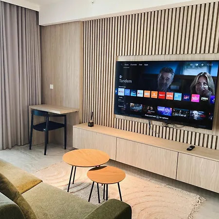 Mercury Luxe Retreat Wpool Access By Arcocollection