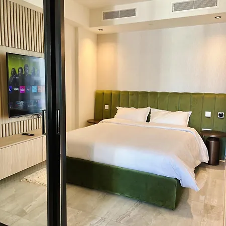 Mercury Luxe Retreat Wpool Access By Arcocollection Saint Julian's