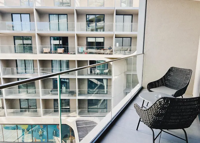 Mercury Luxe Retreat Wpool Access By Arcocollection * San Ġiljan